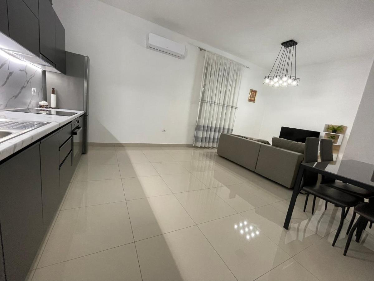 Westwood 2Bd Apartments Durrës Exteriör bild